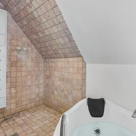 Tatil Evi Six-bedroom In Bagenkop