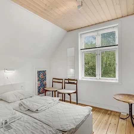 Six-bedroom In Tatil Evi *